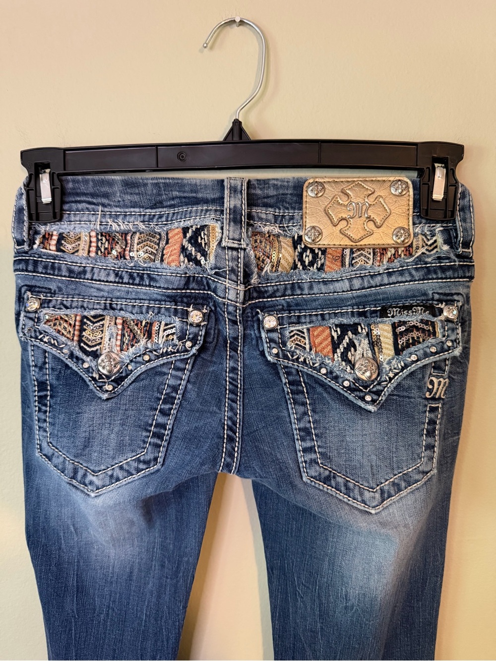 Gorgeous Miss Me Signature Skinny Jeans Colorful Embellished Pockets 31” Inseam